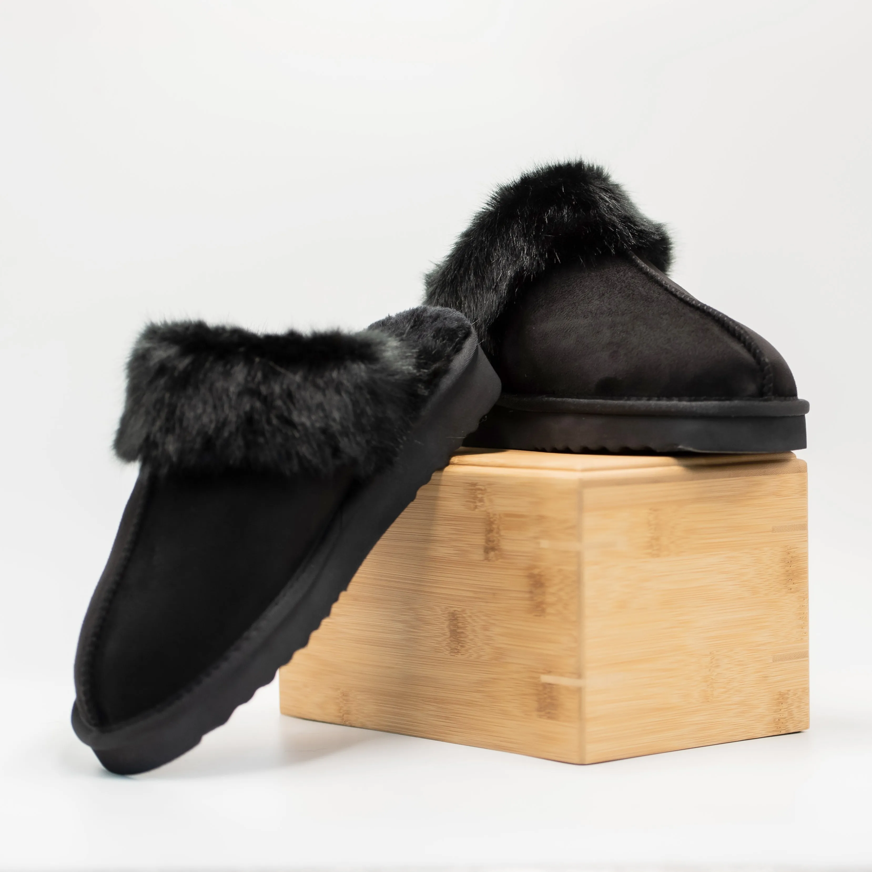 [Defective] Pawj Slippers | Black / Black Mink