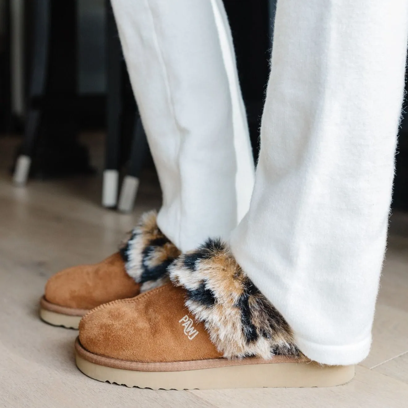 [Defective] PAWJ Slippers | Chestnut / Wild Leopard