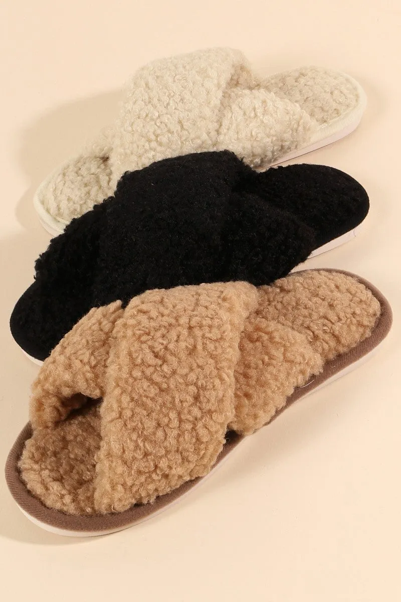 Sherpa Design Slippers in Black